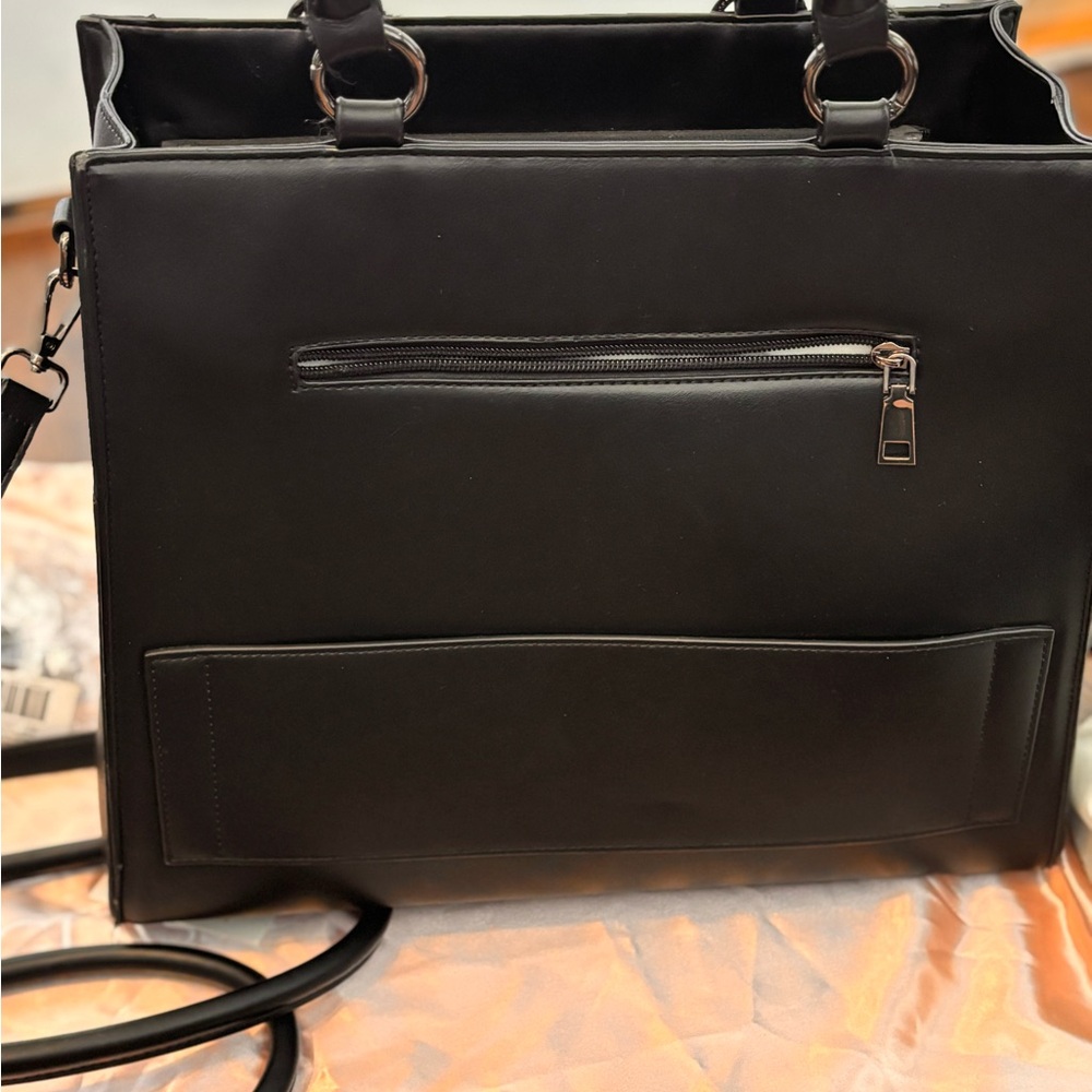 Glass Ladder black quilted Everly 1.0 tote with accessories - Picture 9 of 16